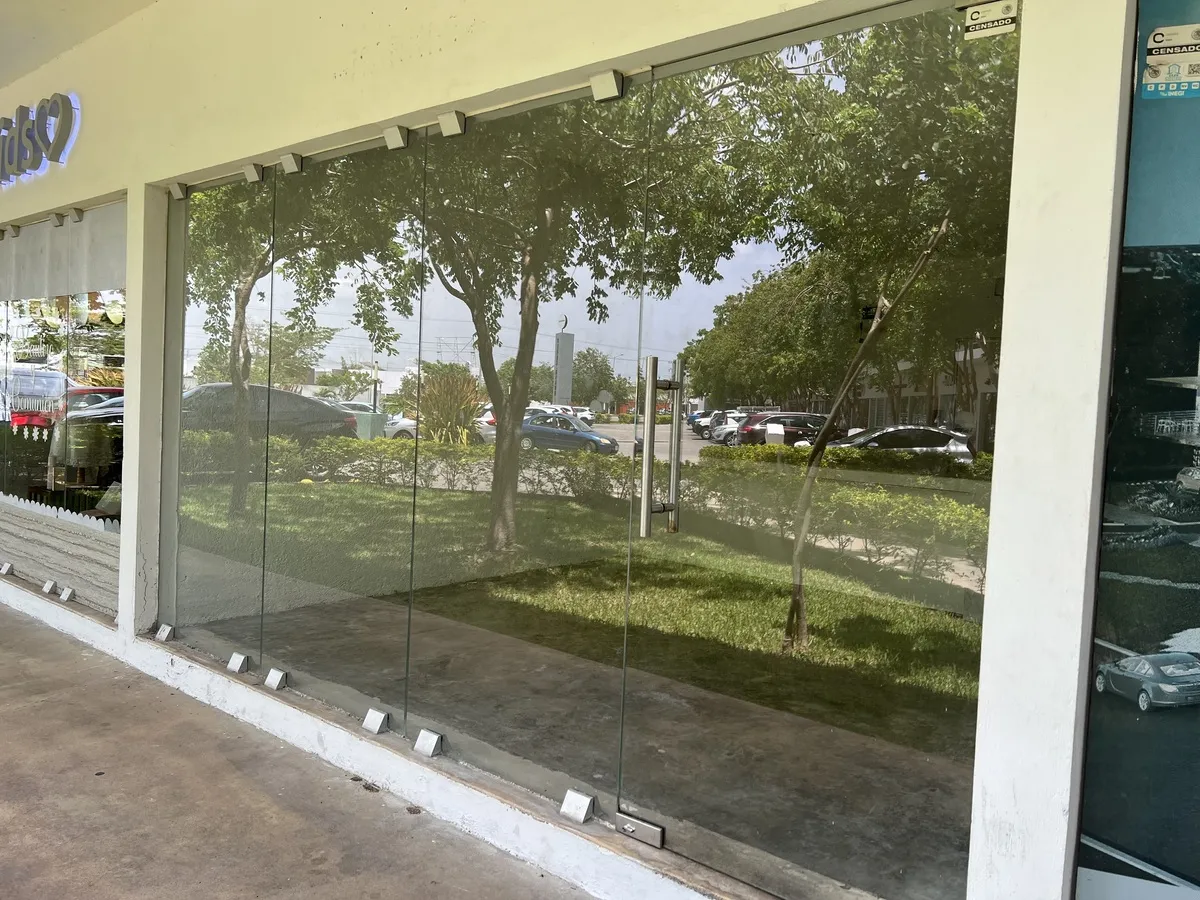 Interior de local comercial en Jardines Del Norte